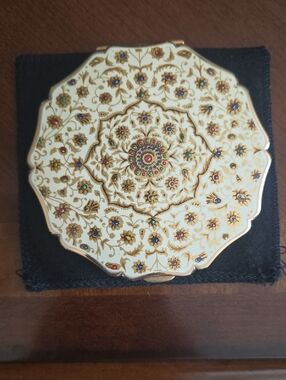 Vintage Stratton Floral Gold & Cream Compact Mirror